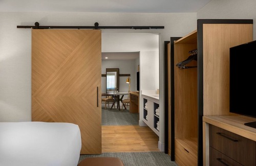 Milpitas Hotel | Always a Great Idea To Unwind! Pet-Friendly, w/Pool, Near River Oaks Park