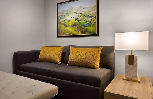 Milpitas Hotel | Always a Great Idea To Unwind! Pet-Friendly, w/Pool, Near River Oaks Park