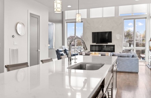 Eighth Avenue House | Always A Guest Favorite! Luxury 3 Level Home+ HUGE Rooftop Deck w/TV, fireplace!