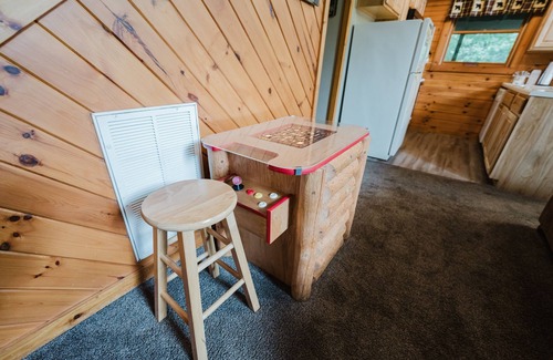 Pigeon Forge Cottage | Always Christmas 2 Bedroom Cabin by RedAwning