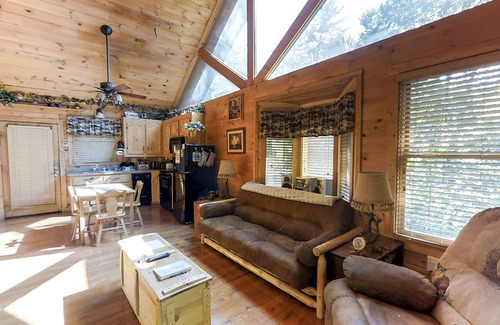 Gatlinburg - Pigeon Forge Cabin | Always Kiss Me Goodnight 1 Bedroom Cabin by RedAwning