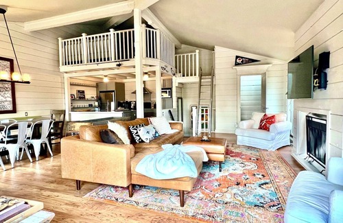 Fontana Condo | Always Saturday | Abbey Springs | Sleeps 8