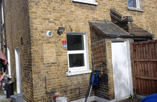 Lewisham House | Alys apartment