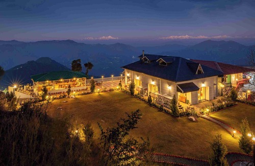 Kempty Range Villa | amã Stays & Trails Barefoot Bungalow, Dhanaulti