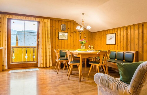 Faistenau Apartment | Am Ferienbauernhof Schmiedbauer com Salzkammergut