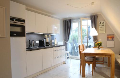 Zingst Apartment | Am Horizont No 1 für 2-4 Pers, 2 Schlafz, Babybett, Südbalkon, kostenloser Parkplatz, 500 Meter zum Strand