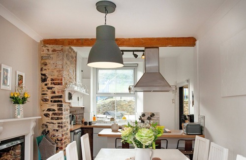 Saltash Cottage | Am impressive, detached character country house.