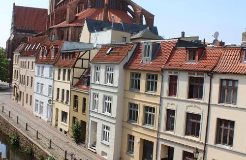 Wismar Apartment | Am Mühlenbach mit Balkon - ABC270 by ABC Fewo Service Wismar