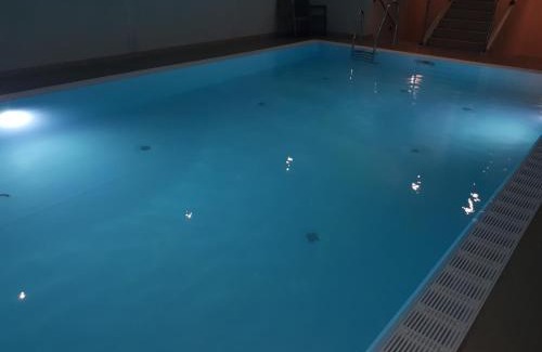 Dassow Apartment | Am Pool und Strand 8