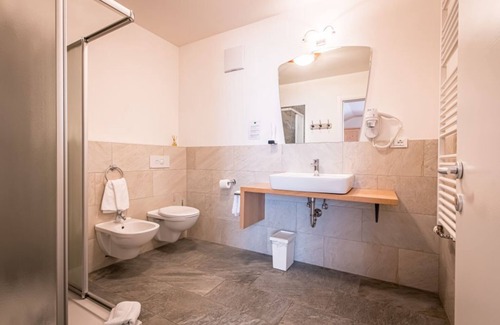 Brunico House | Am Schloss Guest House