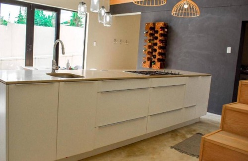 Grahamstown House | Amabwe Guest House