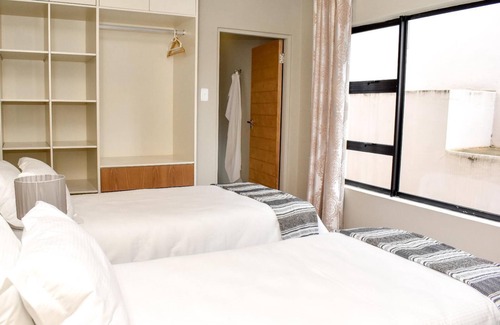 Grahamstown House | Amabwe Guest House