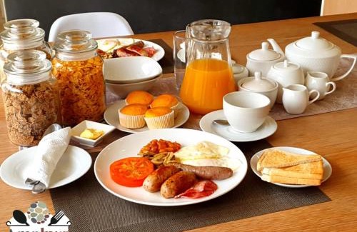 Grahamstown Bed & Breakfast | Amabwe Guesthouse