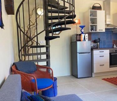 Montlouis-sur-Loire Apartment | Amalouyse Gîte de charme duplex 4 personnes en bord de Loire