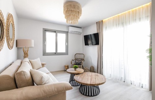 Polichrono Apartment | Amalthia Luxury Suites