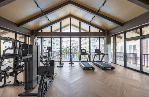 Mactan Export Processing Zone Apartment | Amani 237, 3 Minutes to Airport, with Gym & Pool, Free Netflix, FAST WI-FI