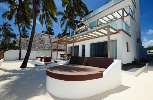 Kiwengwa Apartment | Amani Home - Moja Private Beach Suite