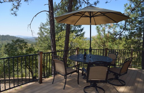 Placerville House | Amantes de vino (Wine Lovers)
