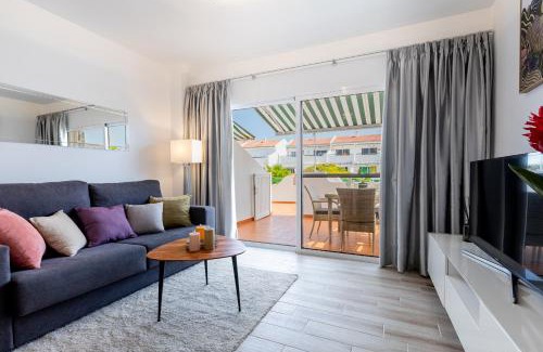 Arona Apartment | Amantes del Mar, Heated pool