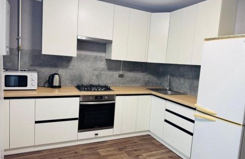 Zarichnyi District Apartment | Amarant Apart Hotel VB