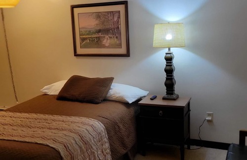 Redfield Hotel | Amaris Inn