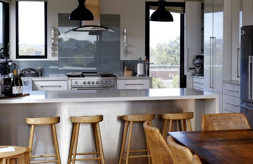 Fingal House | Amaroo - Stunning property Moonah Links Golf Course