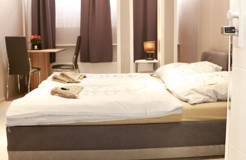Neukoelln Hotel | Amaya Motel