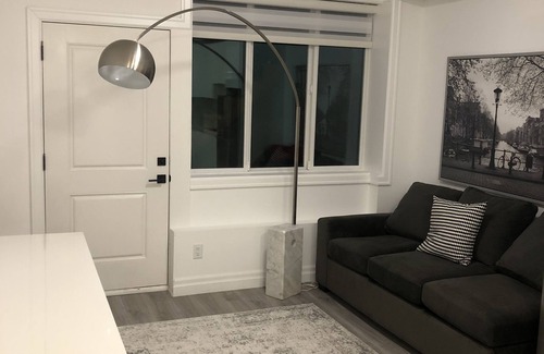 Hastings Apartment | Amazing 1 Bedroom suite in Vancouver
