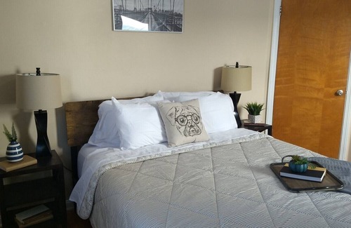 Cuyahoga Falls House | Amazing 2 Bd Perfect for Traveling Professionals