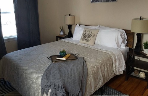 Cuyahoga Falls House | Amazing 2 Bd Perfect for Traveling Professionals