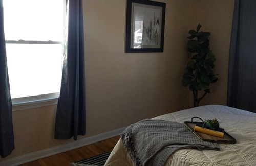 Cuyahoga Falls House | Amazing 2 Bd Perfect for Traveling Professionals