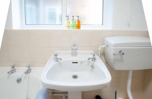 Greenwich Apartment | Amazing 2 Bedroom Apartment With Parking