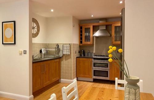 Newquay Apartment | Amazing 2-bedroom apartment with lovely sea views