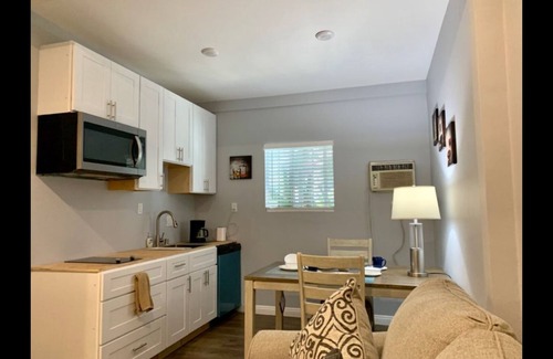 Pico - Robertson Apartment | Amazing 2 car garage located in pico and Robertson