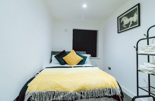 Coulsdon West Apartment | Amazing 2Bed Apartment, with WiFi