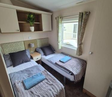 Tattershall House | Amazing 2Bedroom caravan in Lincoln, Tattershall