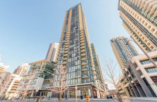 Downtown Mississauga Apartment | Amazing 2BR & 2BTH - Near Square One Mall