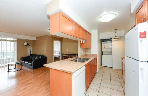 Downtown Mississauga Apartment | Amazing 2BR & 2BTH - Near Square One Mall