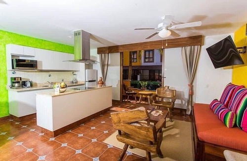 North End Apartment | Amazing 2BR Master Suite at Boutique Hotel
