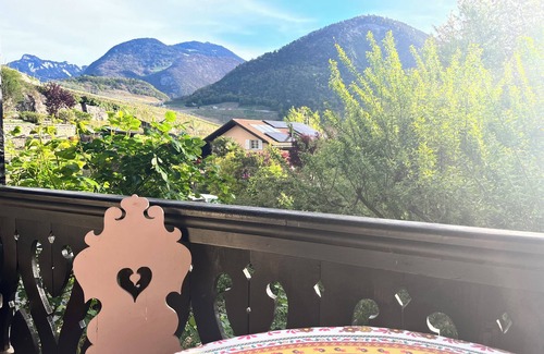 Ollon House | Amazing 3-bedroom house with WiFi in charming historic St Triphon