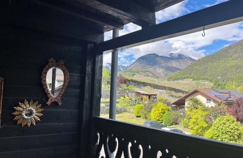 Ollon House | Amazing 3-bedroom house with WiFi in charming historic St Triphon