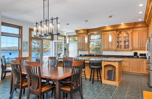 Laconia House | Amazing 4 bed/4 bath home right on Lake Winnisquam w terrific views, hot tub