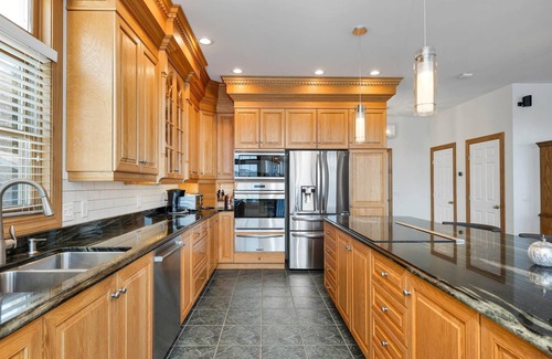 Laconia House | Amazing 4 bed/4 bath home right on Lake Winnisquam w terrific views, hot tub