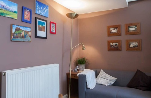 Bruntsfield Apartment | Amazing 4 Bedroom Apartment Just Off The Meadows