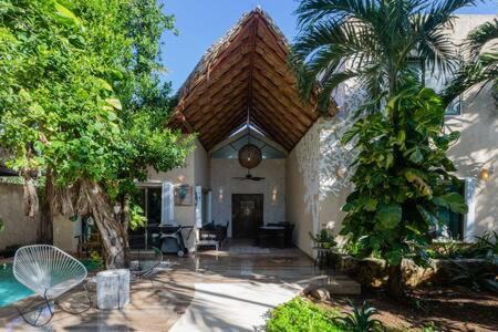 Cancun Villa | Amazing 4BR house with private pool