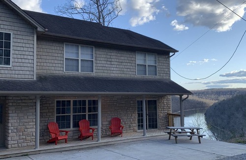 Sloans Valley House | Amazing 5BR House with Lake & Mountain Views in Gated Resort