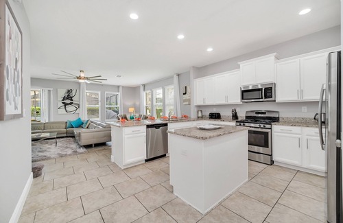 Briargrove Villa | Amazing 6 Bedroom Solterra Resort Villa With Pool
