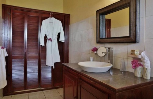 Cap Estate Villa | Amazing 9 Br Villa in Cap Estate