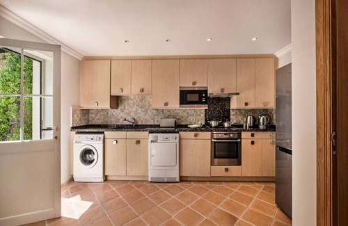 Almancil Villa | Amazing Algarve Villa | 5 Bedrooms | Villa Lillian | Private Pool & Ping Pong.