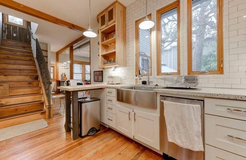 Hyde Park House | Amazing and Unique Spacious 3bd in Hyde Parkn